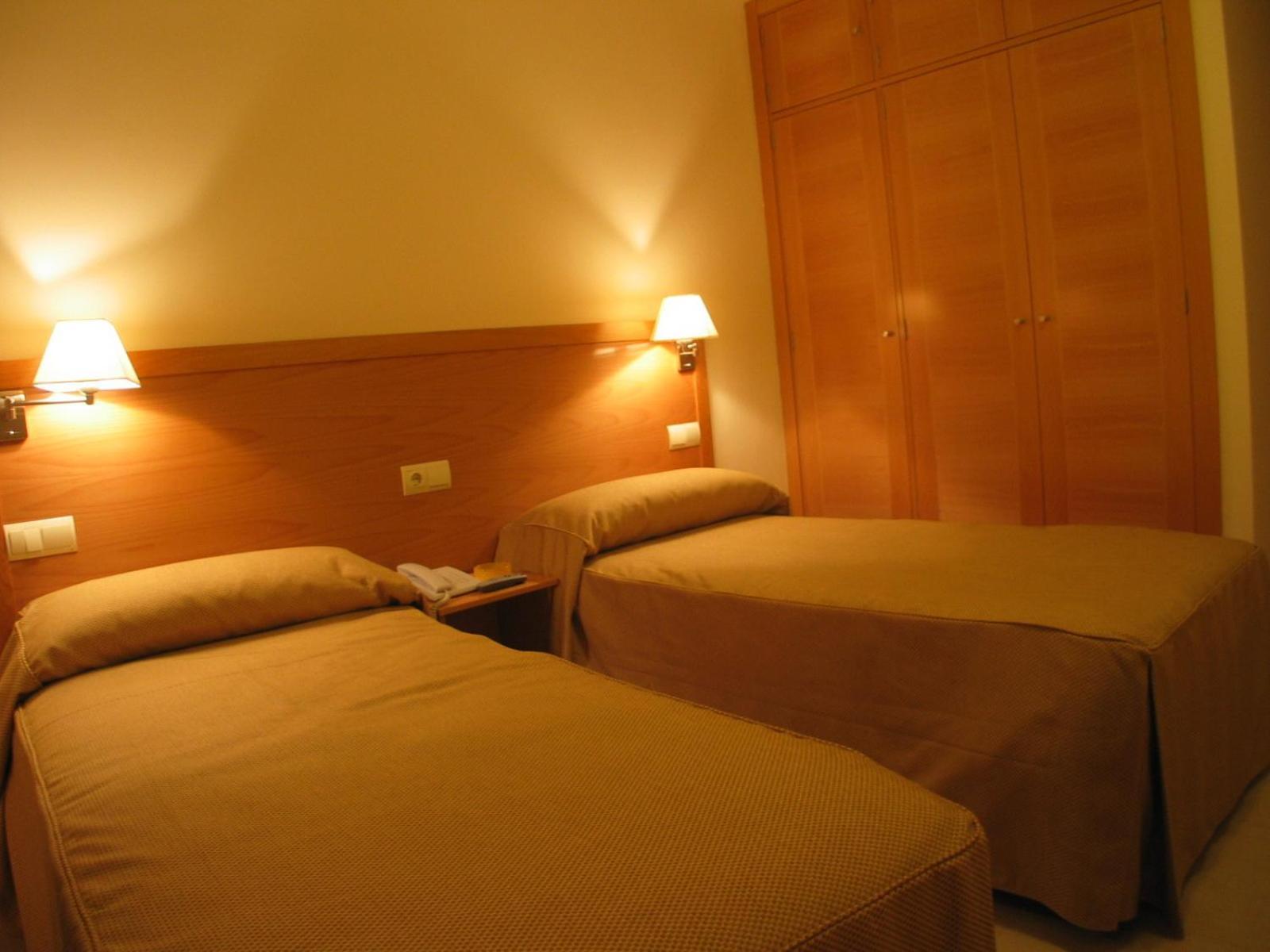 Hostal Ciudad De Caparra Carcaboso Room photo