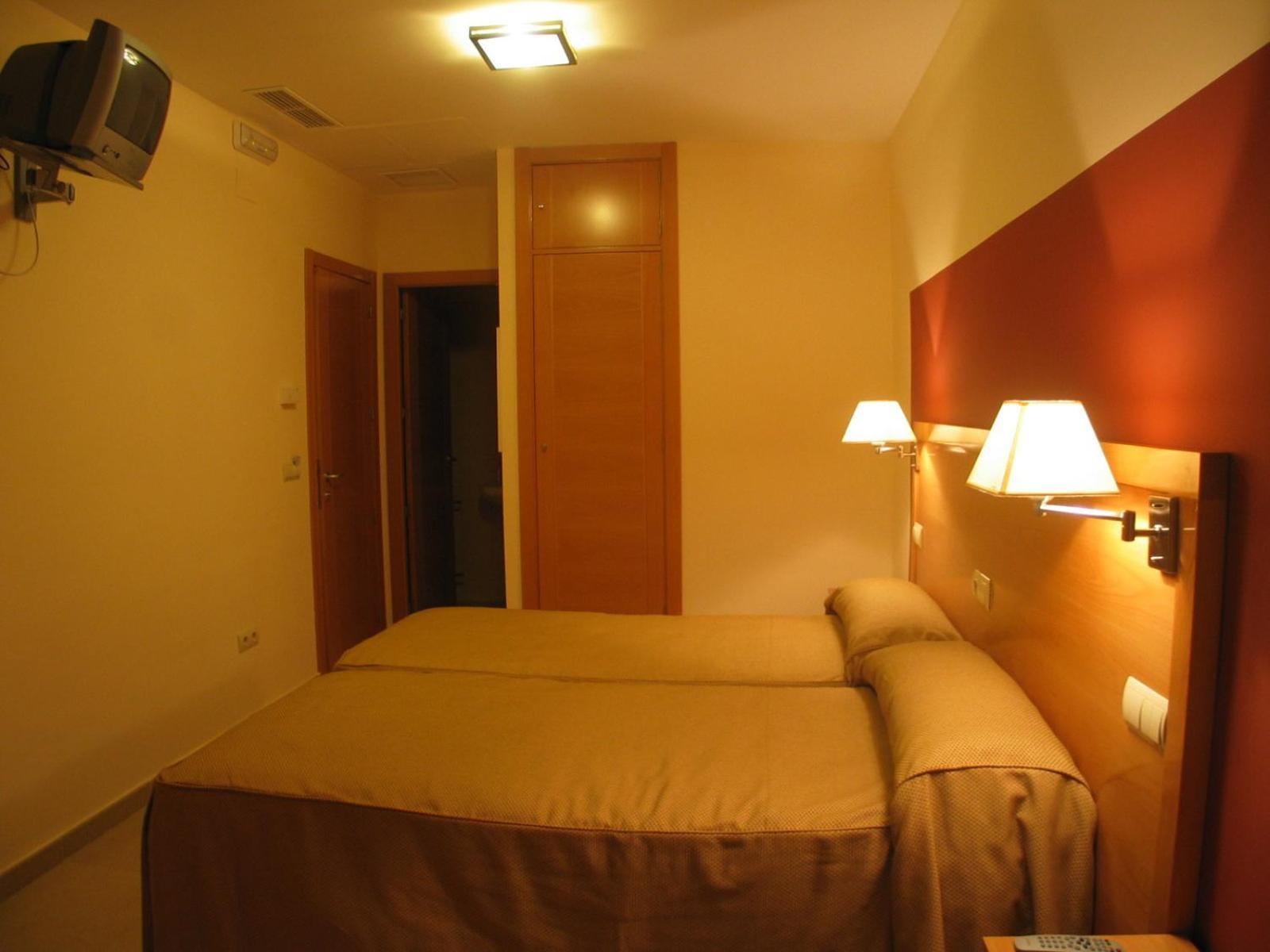 Hostal Ciudad De Caparra Carcaboso Room photo