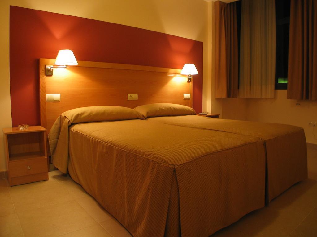 Hostal Ciudad De Caparra Carcaboso Room photo