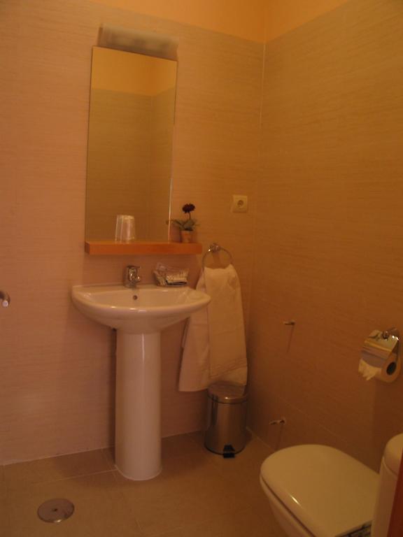 Hostal Ciudad De Caparra Carcaboso Room photo
